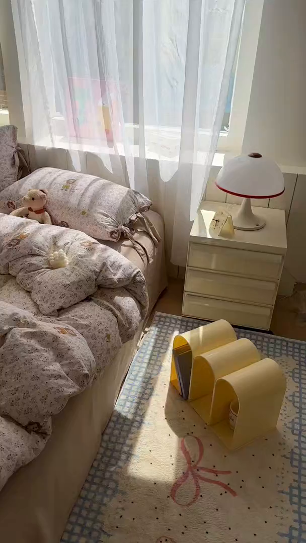 91家纺网 家纺一手货源 找家纺 漫仙阁家纺 2025新款蝴蝶结绑带款四件套-卡通系列 萌宠小狮子