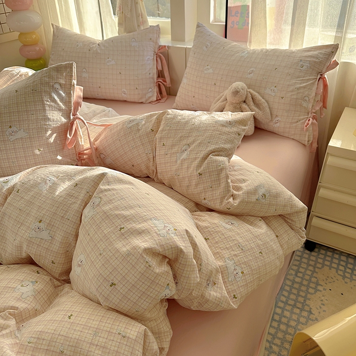 91家纺网 家纺一手货源 找家纺 漫仙阁家纺 2025新款蝴蝶结绑带款四件套-卡通系列 格子小狗