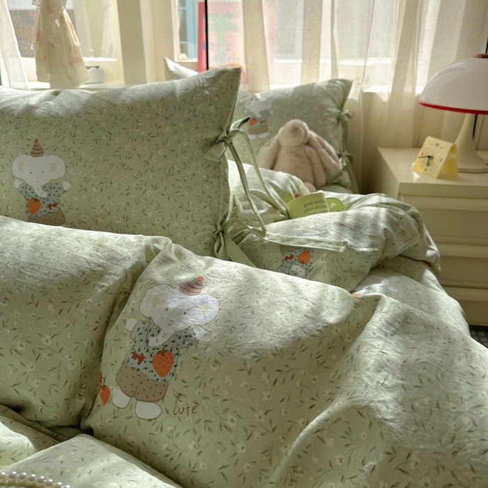 91家纺网 家纺一手货源 找家纺 漫仙阁家纺 2025新款蝴蝶结绑带款四件套-卡通系列 欢乐小象