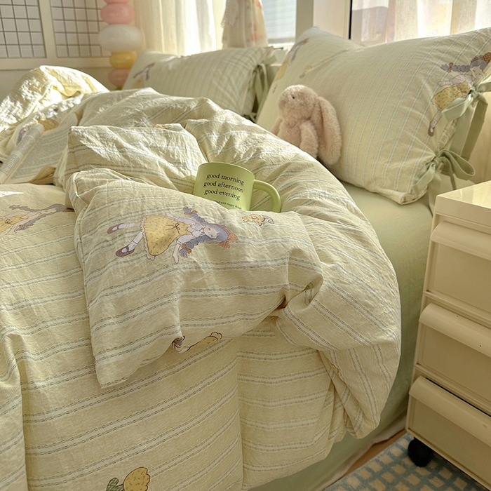 91家纺网 家纺一手货源 找家纺 漫仙阁家纺 2025新款蝴蝶结绑带款四件套-卡通系列 田园女孩