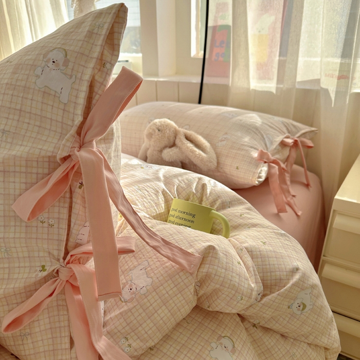 91家纺网 家纺一手货源 找家纺 漫仙阁家纺 2025新款蝴蝶结绑带款四件套-卡通系列 格子小狗