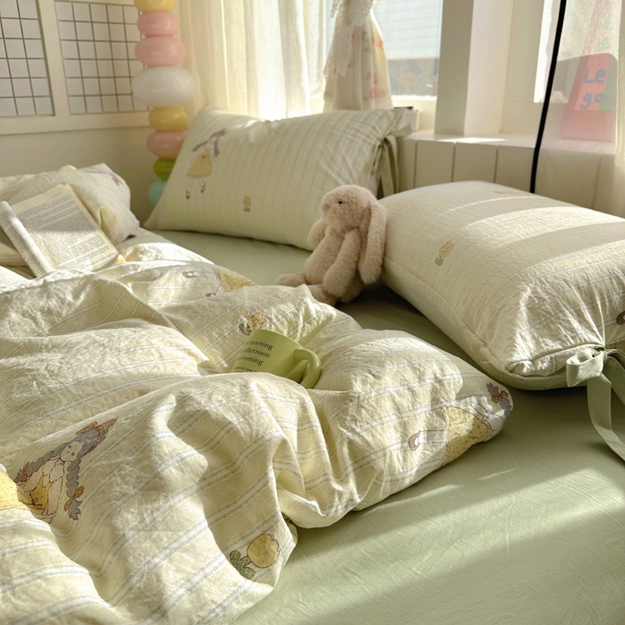 91家纺网 家纺一手货源 找家纺 漫仙阁家纺 2025新款蝴蝶结绑带款四件套-卡通系列 田园女孩