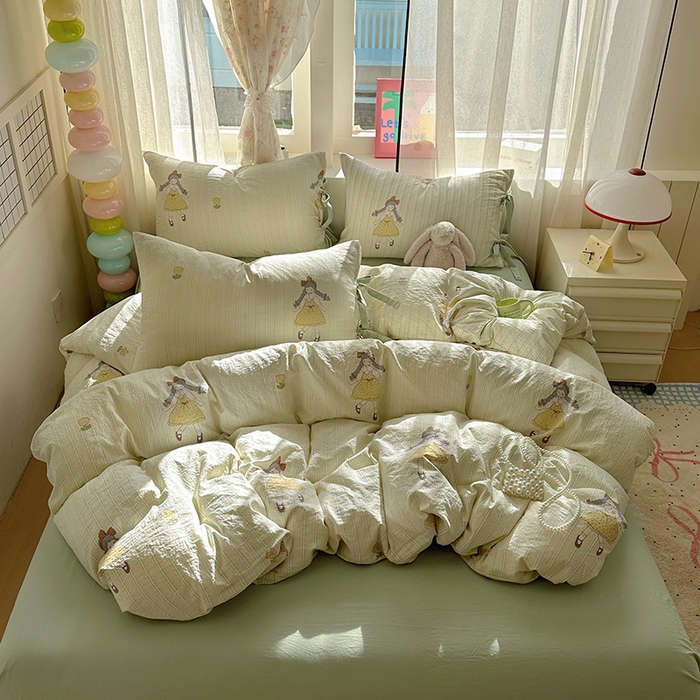 91家纺网 家纺一手货源 找家纺 漫仙阁家纺 2025新款蝴蝶结绑带款四件套-卡通系列 田园女孩