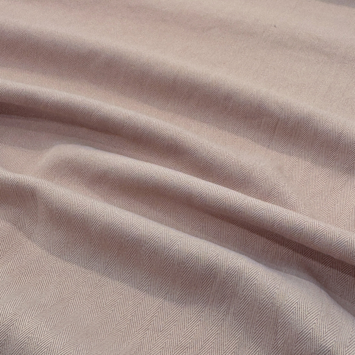 91家纺网 家纺一手货源 找家纺 金梦拉家纺 2025新款A类提花人字纹小布袋款四件套 小木马