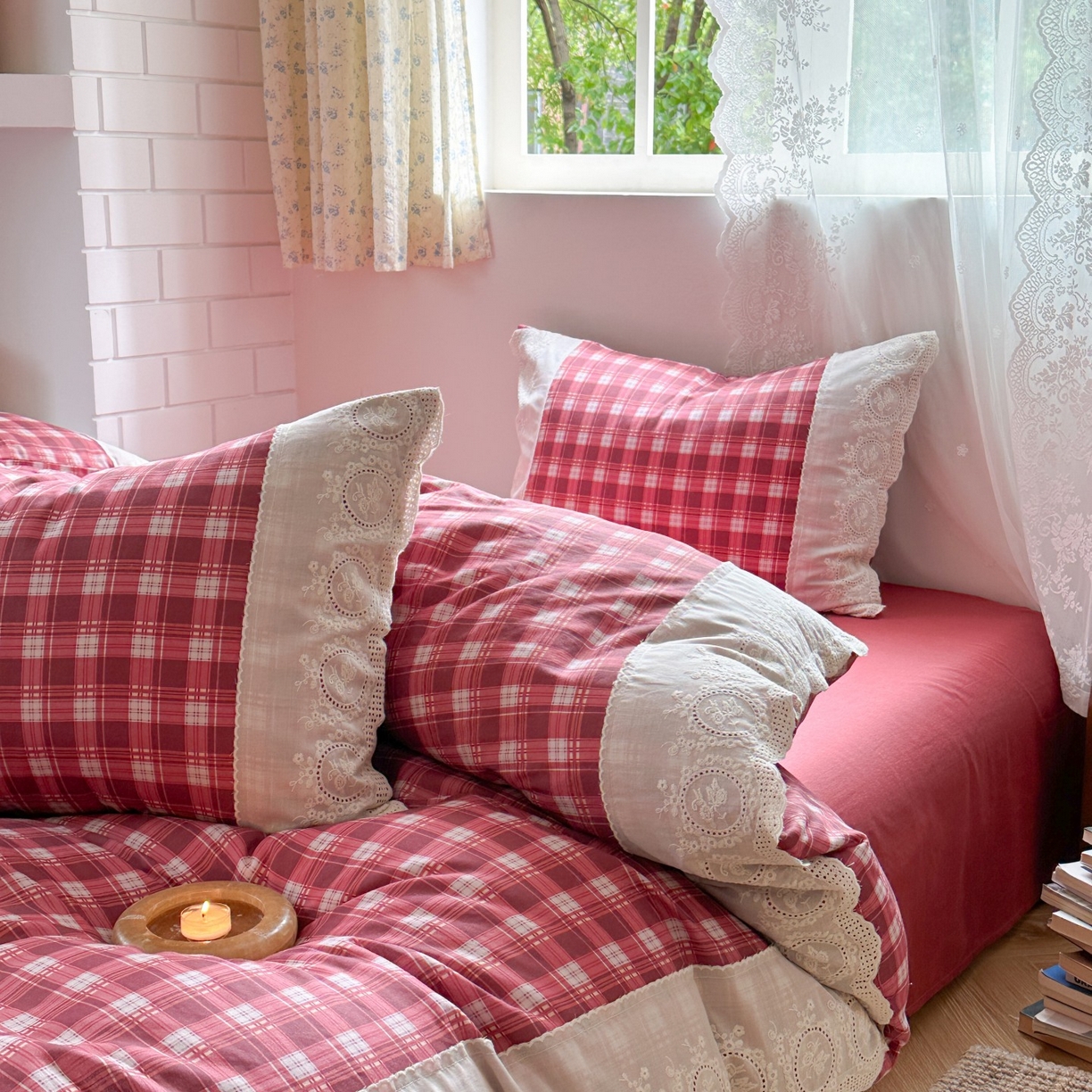 91家纺网 家纺一手货源 找家纺 觅糖家纺 2025新款A类全棉云感双层纱蕾丝花边四件套 蔓莓格