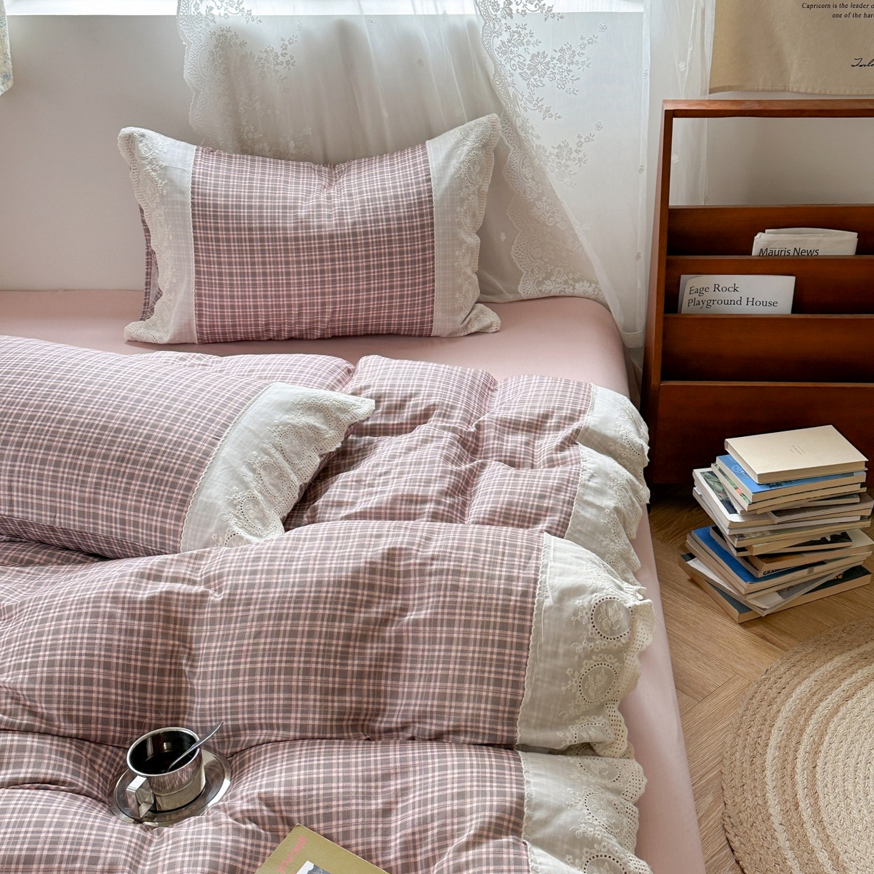 91家纺网 家纺一手货源 找家纺 觅糖家纺 2025新款A类全棉云感双层纱蕾丝花边四件套 樱落格