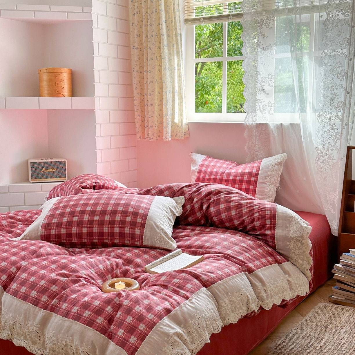 91家纺网 家纺一手货源 找家纺 觅糖家纺 2025新款A类全棉云感双层纱蕾丝花边四件套 蔓莓格