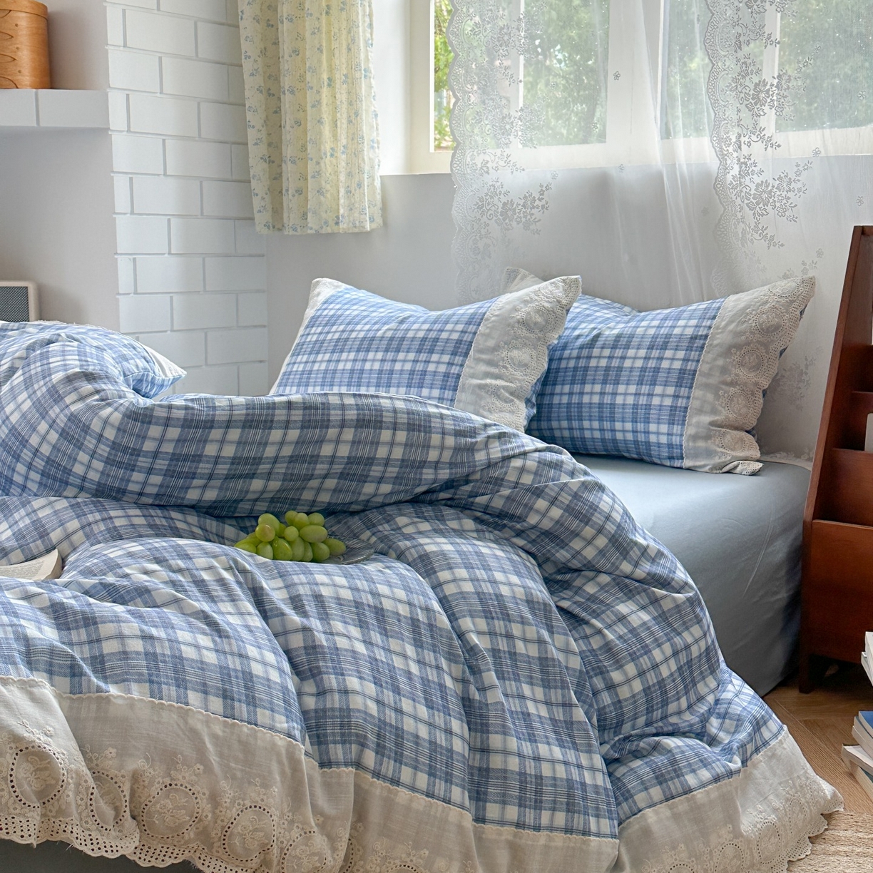 91家纺网 家纺一手货源 找家纺 觅糖家纺 2025新款A类全棉云感双层纱蕾丝花边四件套 晴天蓝格