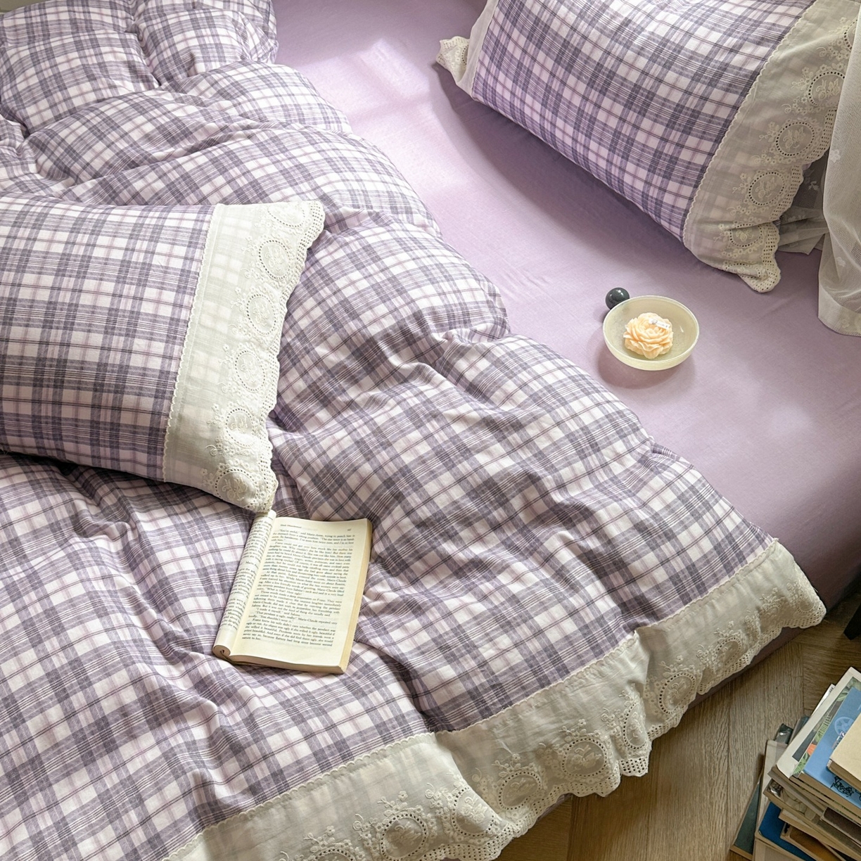 91家纺网 家纺一手货源 找家纺 觅糖家纺 2025新款A类全棉云感双层纱蕾丝花边四件套 紫韵格