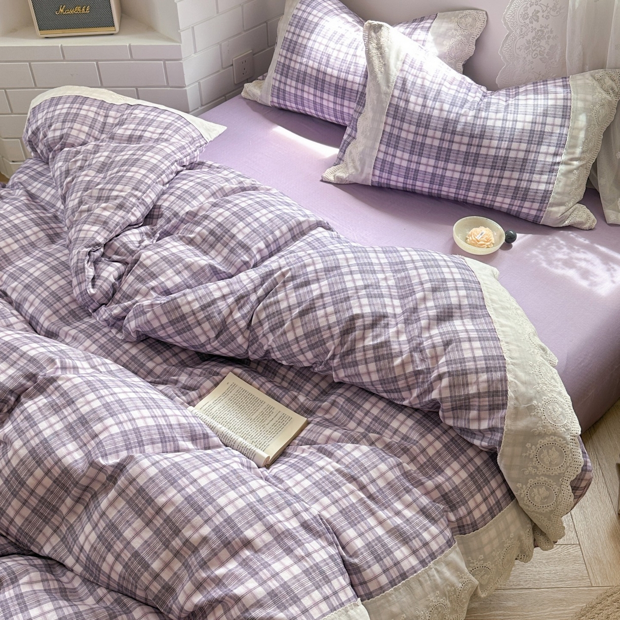 91家纺网 家纺一手货源 找家纺 觅糖家纺 2025新款A类全棉云感双层纱蕾丝花边四件套 紫韵格