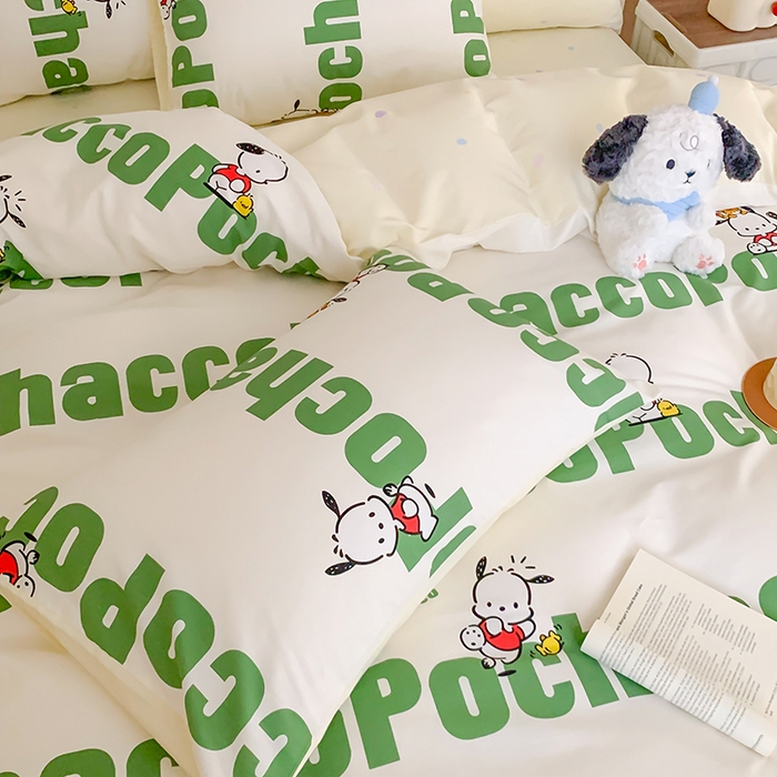 91家纺网 家纺一手货源 找家纺 玉元坊 2025新款三丽鸥系列 纯棉床单全棉床裙三四件套 基础款 字母帕恰狗【简约款】