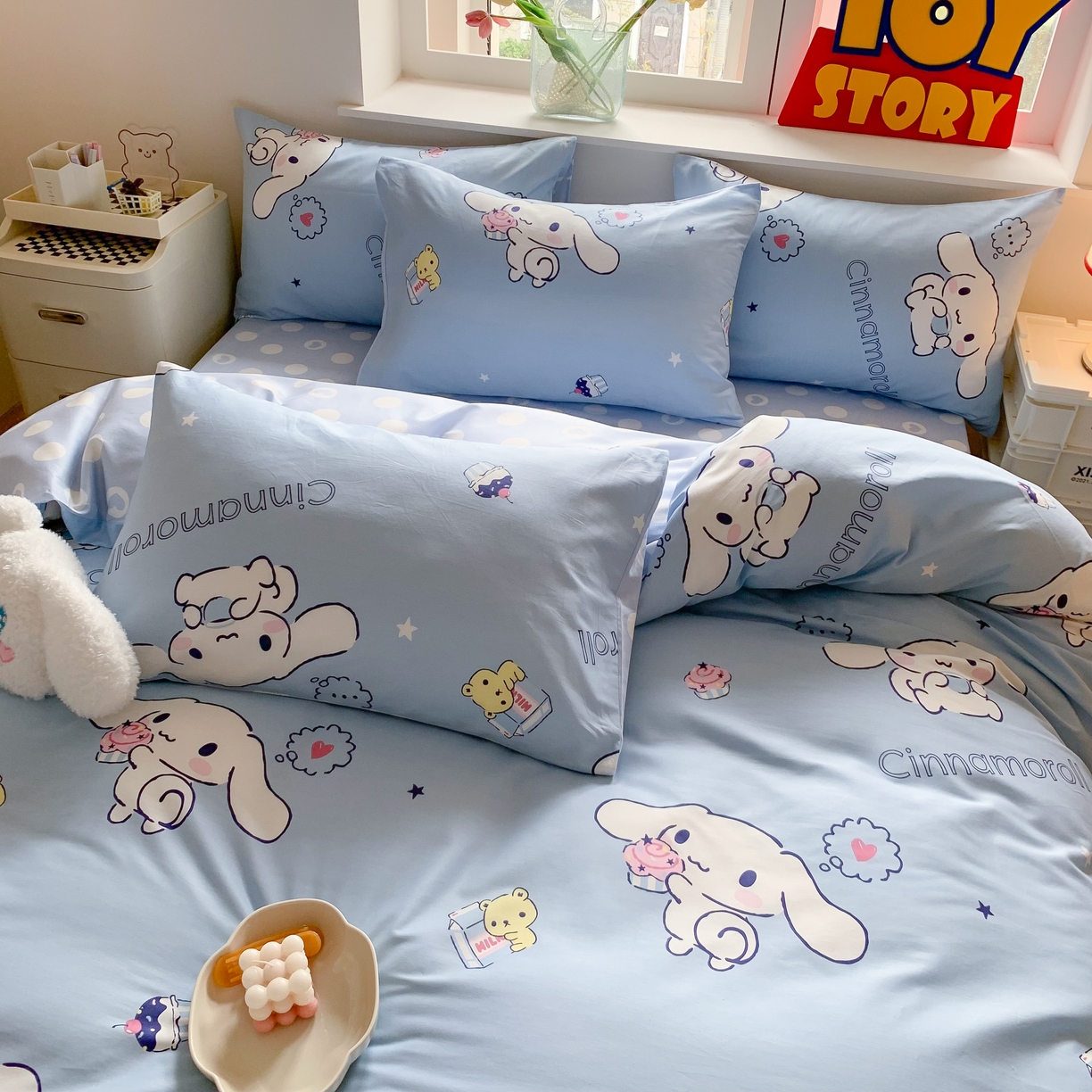 91家纺网 家纺一手货源 找家纺 玉元坊 2025新款三丽鸥系列 纯棉床单全棉床裙三四件套 基础款 甜品玉桂狗【简约款】