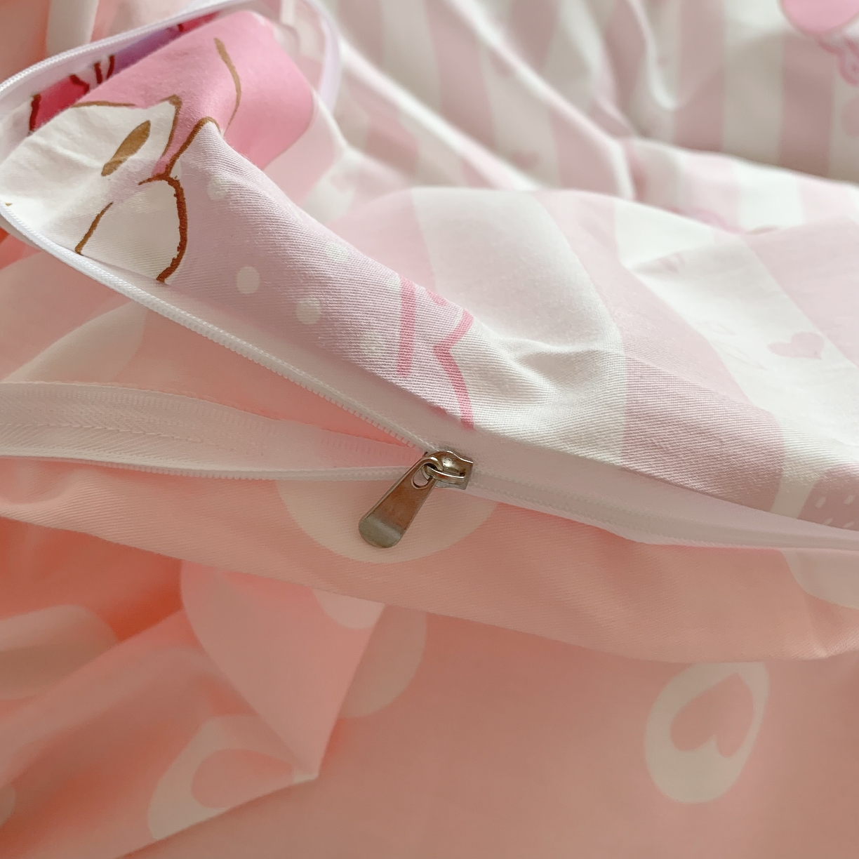 91家纺网 家纺一手货源 找家纺 玉元坊 2025新款三丽鸥系列 纯棉床单全棉床裙三四件套 基础款 甜甜美乐蒂【简约款】