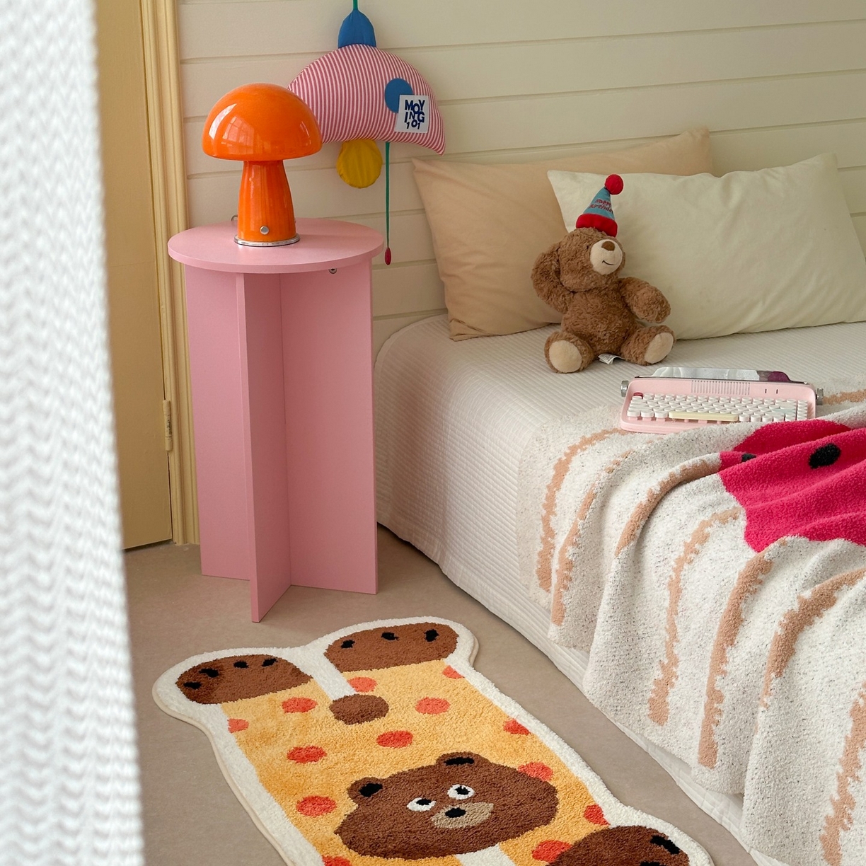 91家纺网 家纺一手货源 找家纺 觅糖家纺 2025新款云感卡通风治愈系地垫 快乐小熊