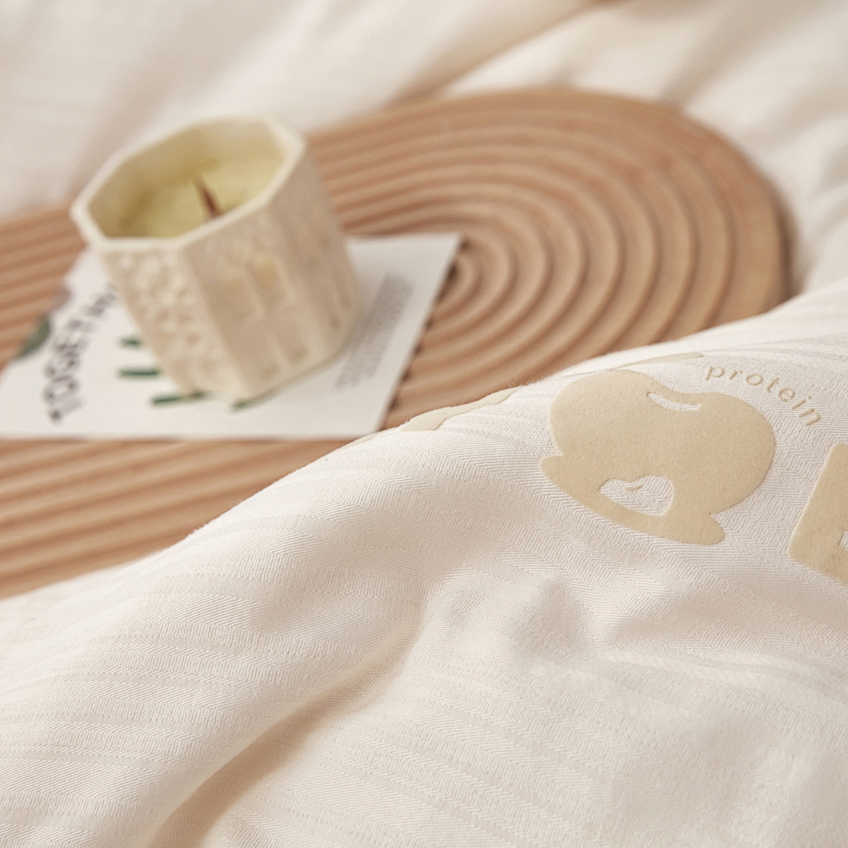 91家纺网 家纺一手货源 找家纺 恒科家纺 2025新款提花55%李官奇大豆纤维大豆被春秋被冬被被芯空调被 提花-云绒白