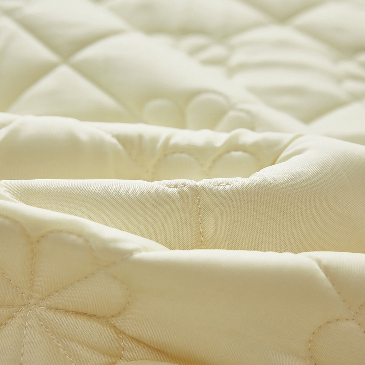 91家纺网 家纺一手货源 找家纺 风蝴蝶 2025新款磨毛夹棉防水床笠跨境电商床垫保护罩隔尿保护套 四叶草-奶咖黄