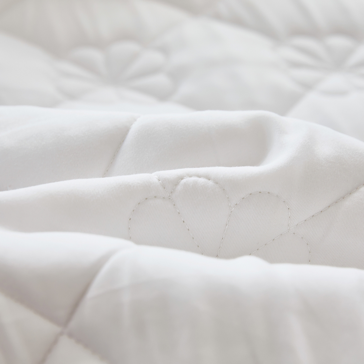 91家纺网 家纺一手货源 找家纺 风蝴蝶 2025新款磨毛夹棉防水床笠跨境电商床垫保护罩隔尿保护套 四叶草-牛奶白