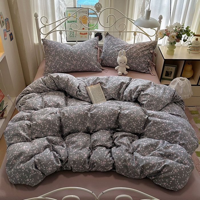 91家纺网 家纺一手货源 找家纺 漫仙阁家纺2025新款蝴蝶结绑带款四件套-碎花系列 冬日恋歌