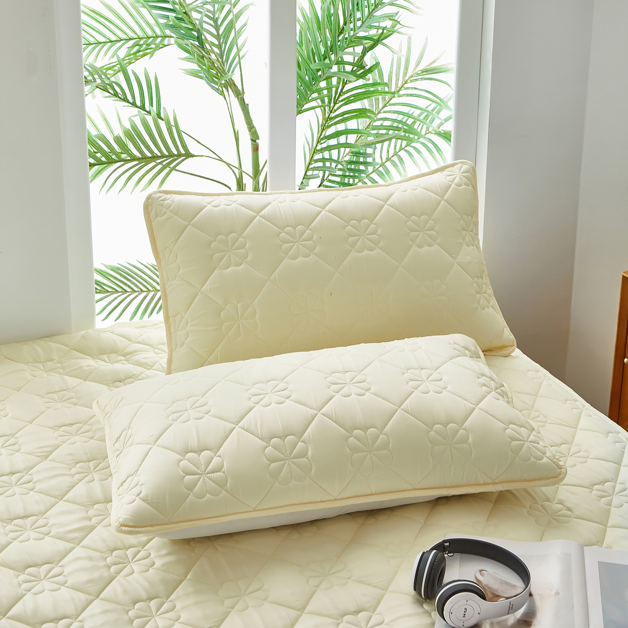 91家纺网 家纺一手货源 找家纺 风蝴蝶 2025新款磨毛夹棉防水床笠跨境电商床垫保护罩隔尿保护套 四叶草-奶咖黄