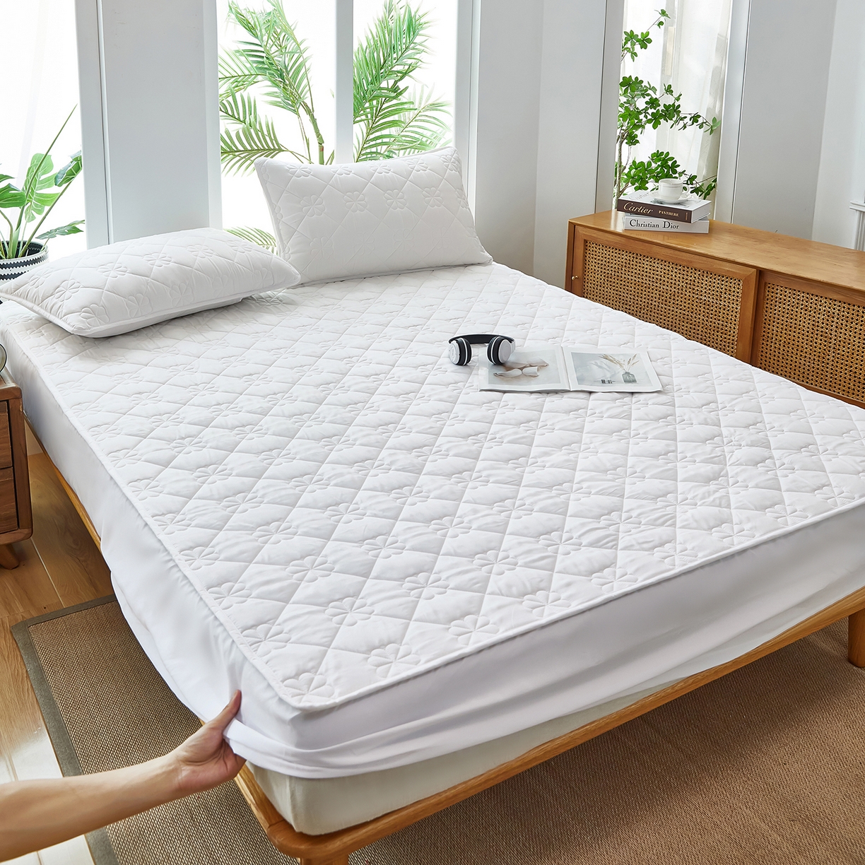 91家纺网 家纺一手货源 找家纺 风蝴蝶 2025新款磨毛夹棉防水床笠跨境电商床垫保护罩隔尿保护套 四叶草-牛奶白