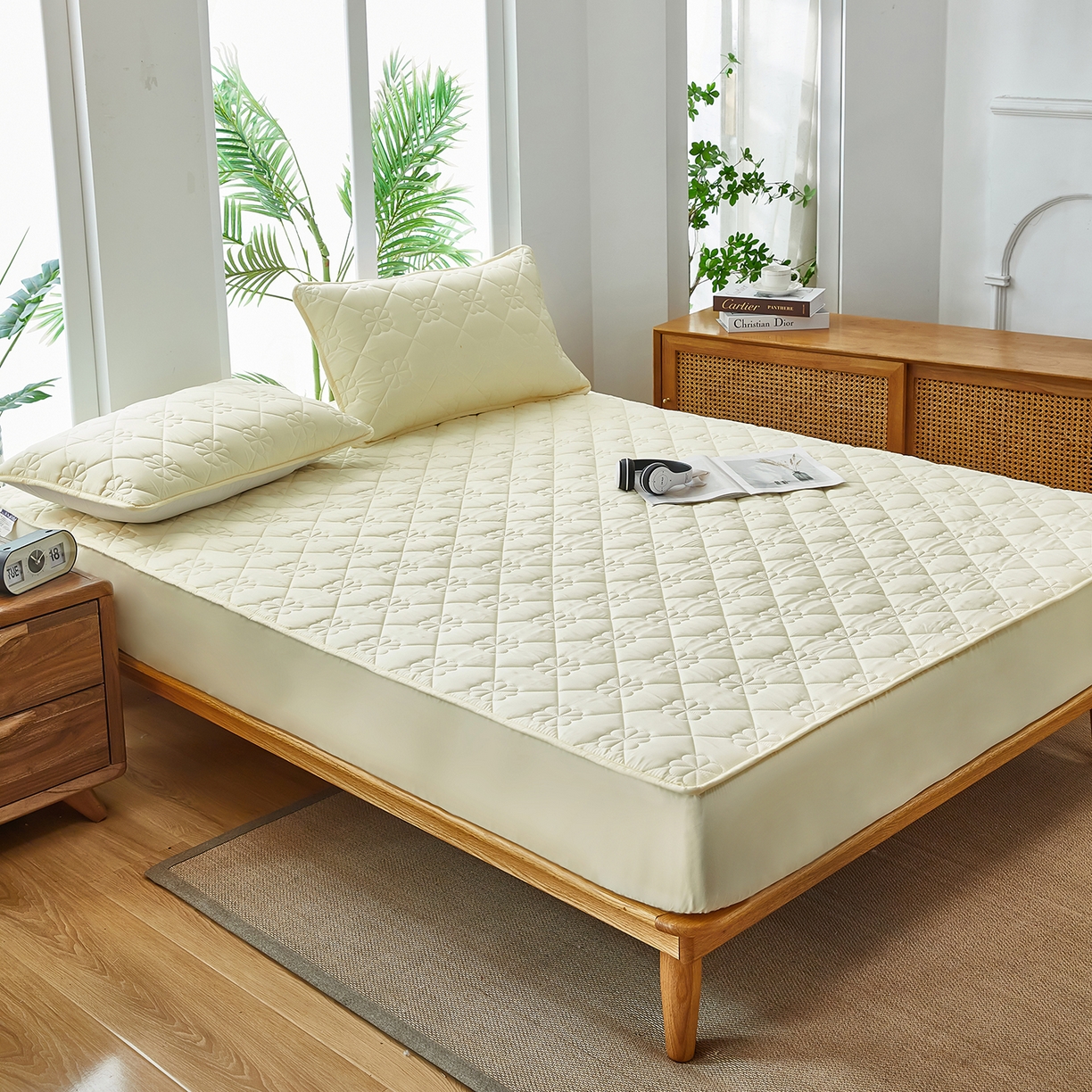 91家纺网 家纺一手货源 找家纺 风蝴蝶 2025新款磨毛夹棉防水床笠跨境电商床垫保护罩隔尿保护套 四叶草-奶咖黄