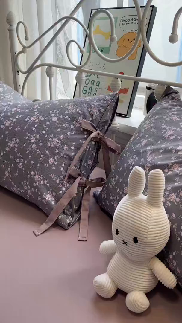 91家纺网 家纺一手货源 找家纺 漫仙阁家纺2025新款蝴蝶结绑带款四件套-碎花系列 冬日恋歌