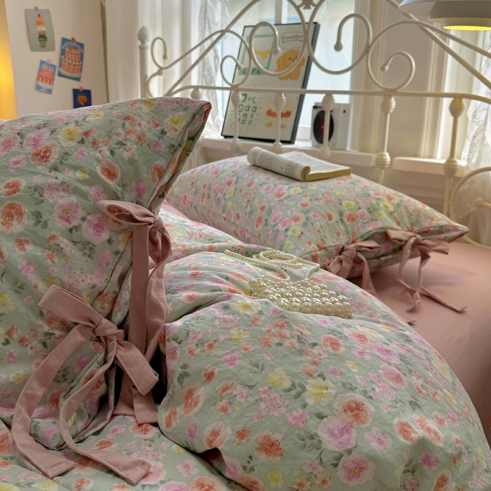 91家纺网 家纺一手货源 找家纺 漫仙阁家纺2025新款蝴蝶结绑带款四件套-碎花系列 花间物语