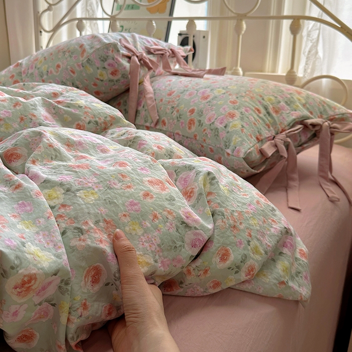 91家纺网 家纺一手货源 找家纺 漫仙阁家纺2025新款蝴蝶结绑带款四件套-碎花系列 花间物语