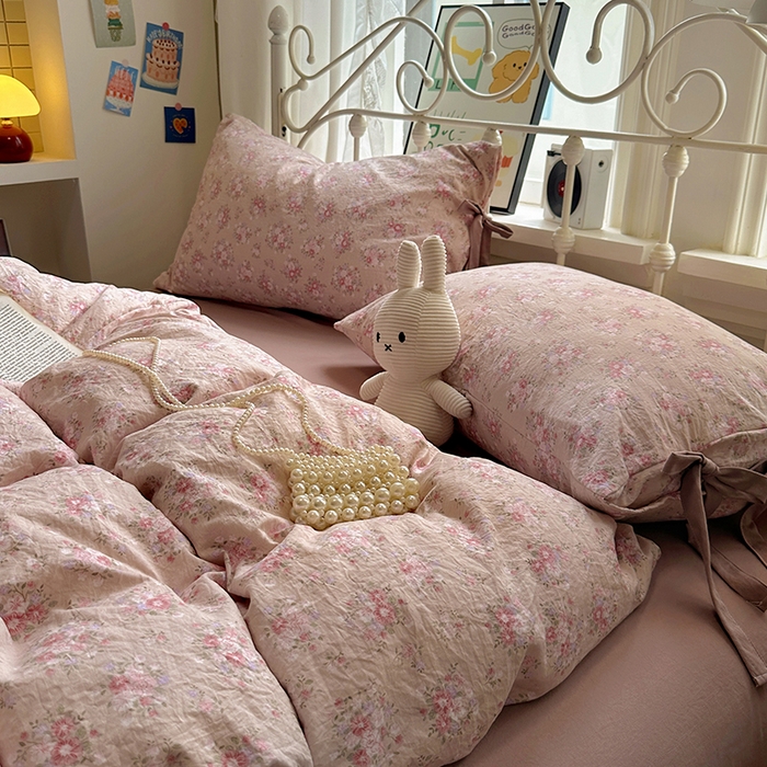 91家纺网 家纺一手货源 找家纺 漫仙阁家纺2025新款蝴蝶结绑带款四件套-碎花系列 花语