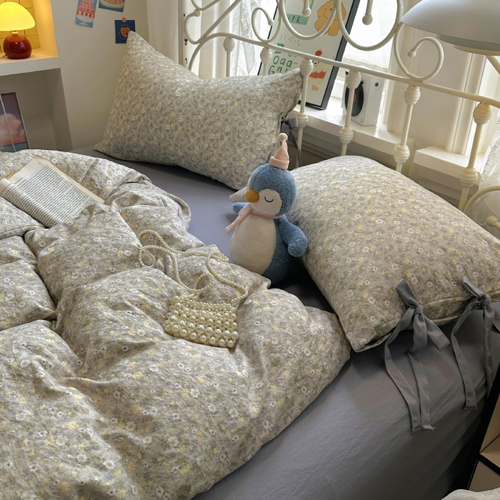 91家纺网 家纺一手货源 找家纺 漫仙阁家纺2025新款蝴蝶结绑带款四件套-碎花系列 小雏菊