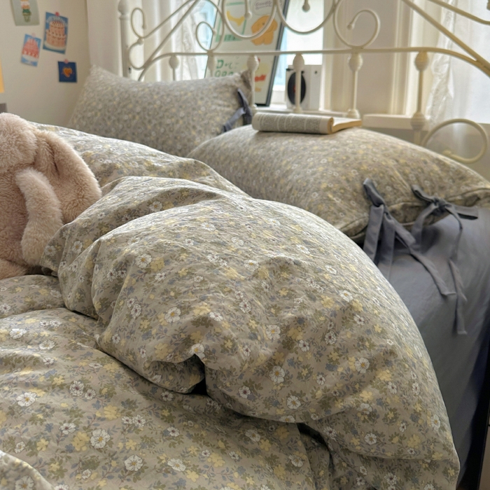 91家纺网 家纺一手货源 找家纺 漫仙阁家纺2025新款蝴蝶结绑带款四件套-碎花系列 小雏菊