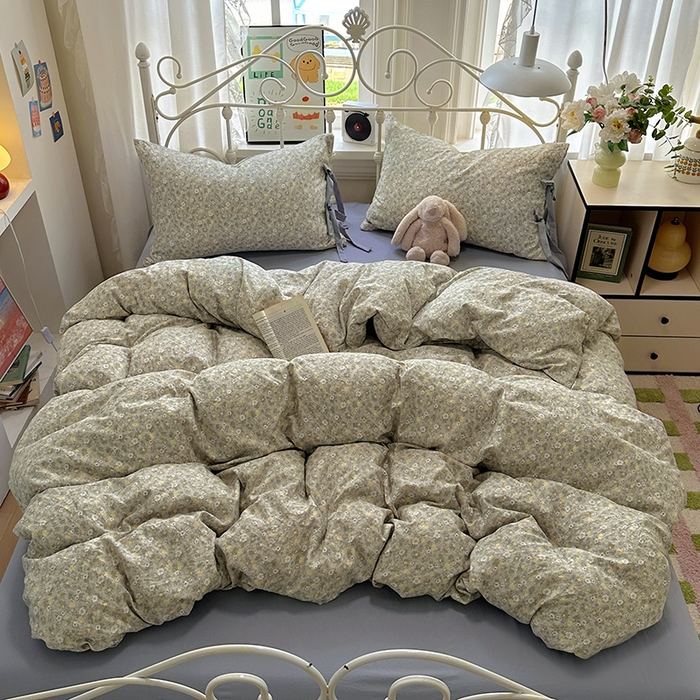 91家纺网 家纺一手货源 找家纺 漫仙阁家纺2025新款蝴蝶结绑带款四件套-碎花系列 小雏菊