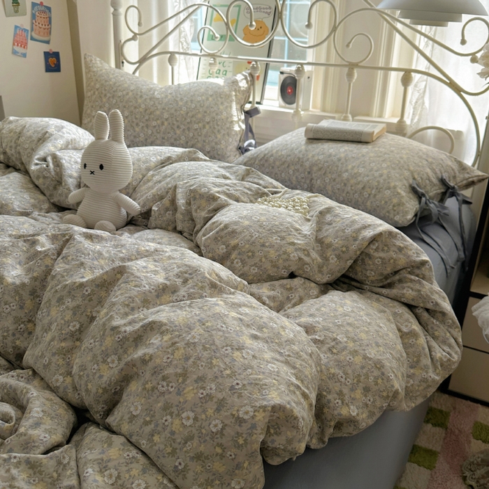 91家纺网 家纺一手货源 找家纺 漫仙阁家纺2025新款蝴蝶结绑带款四件套-碎花系列 小雏菊