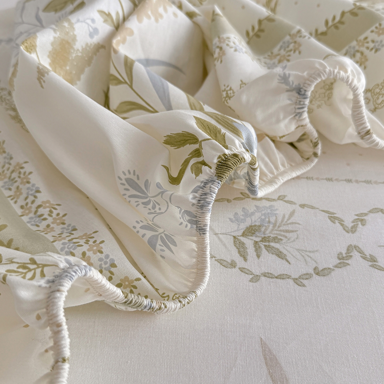 91家纺网 家纺一手货源 找家纺 壹贝家纺 2025新款A类印花全棉床笠 沐雅清风