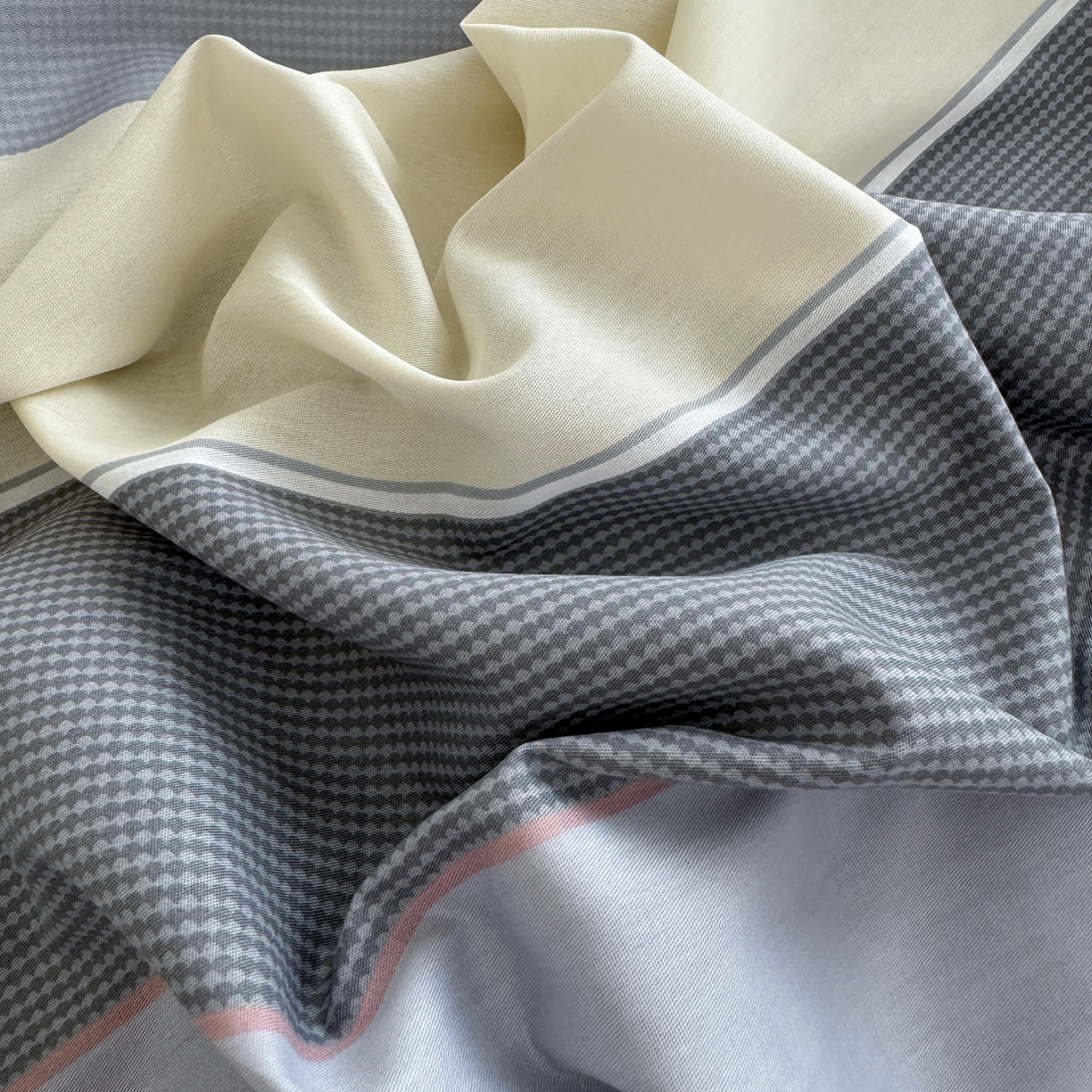 91家纺网 家纺一手货源 找家纺 壹贝家纺 2025新款A类印花全棉床笠 致青春