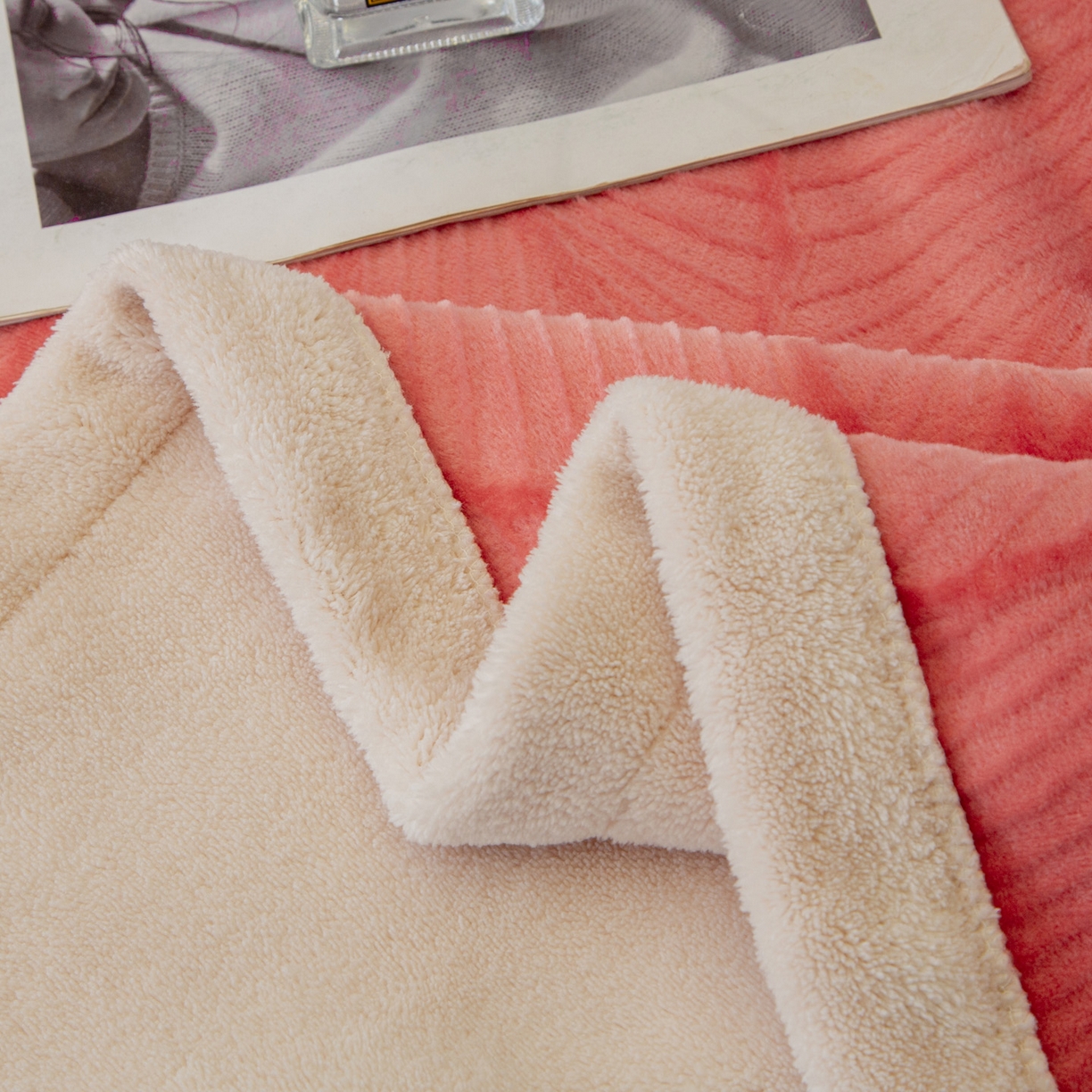 91家纺网 家纺一手货源 找家纺 （总）莱凯家纺 2025新款5D雕花绒毛毯系列