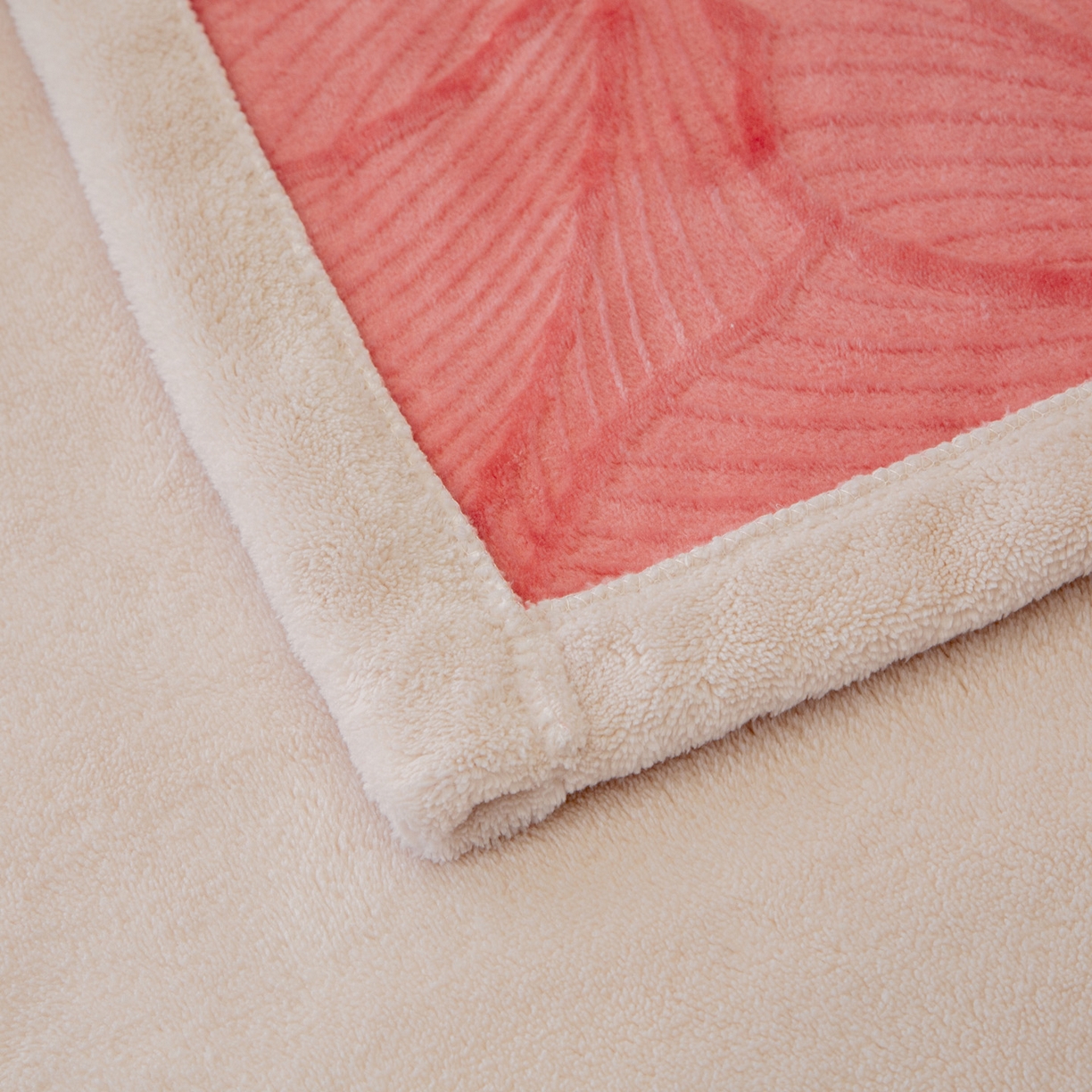 91家纺网 家纺一手货源 找家纺 （总）莱凯家纺 2025新款5D雕花绒毛毯系列