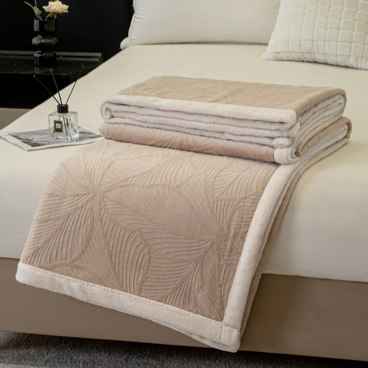 91家纺网 家纺一手货源 找家纺 （总）莱凯家纺 2025新款5D雕花绒毛毯系列