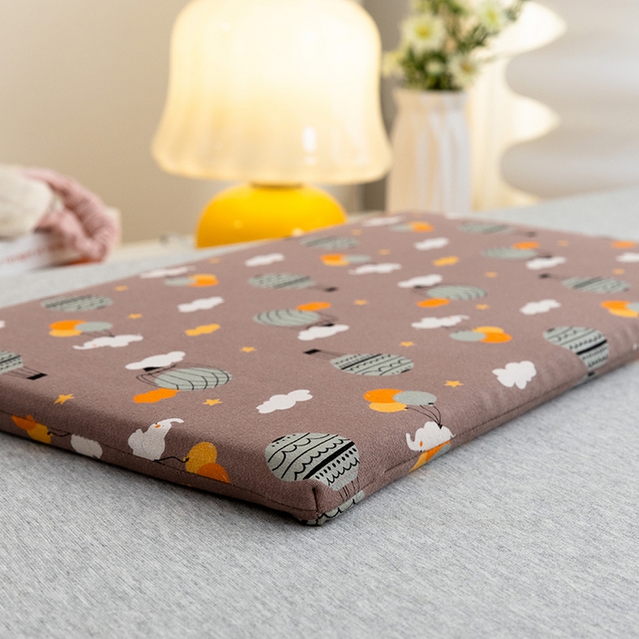 91家纺网 家纺一手货源 找家纺 MOA生态床垫 2025新款儿童乳胶枕 降落伞-咖色