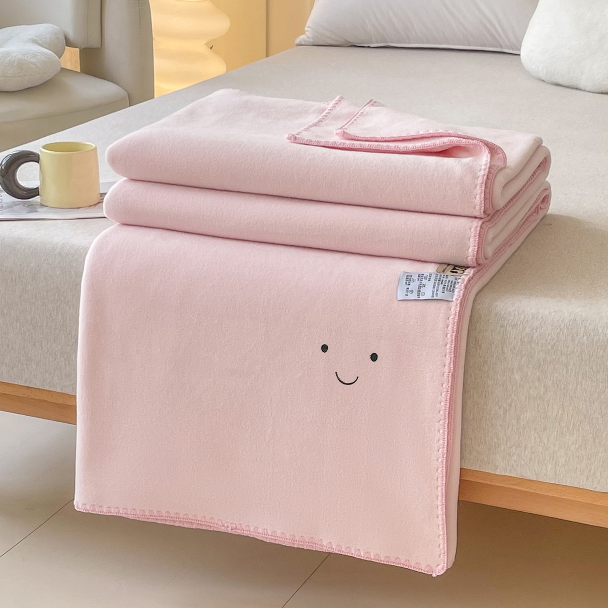 91家纺网 家纺一手货源 找家纺 （总）莱凯家纺 2025新款绵羊绒毛毯系列-笑脸,笑脸-粉,笑脸-藕粉,笑脸-浅灰,笑脸-浅咖,笑脸-浅绿,笑脸-紫色