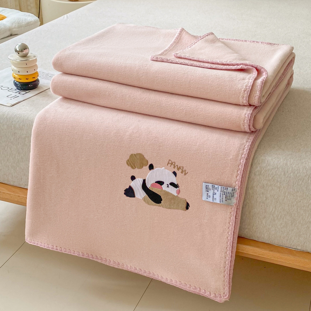 91家纺网 家纺一手货源 找家纺 （总）莱凯家纺 2025新款绵羊绒毛毯系列-熊猫