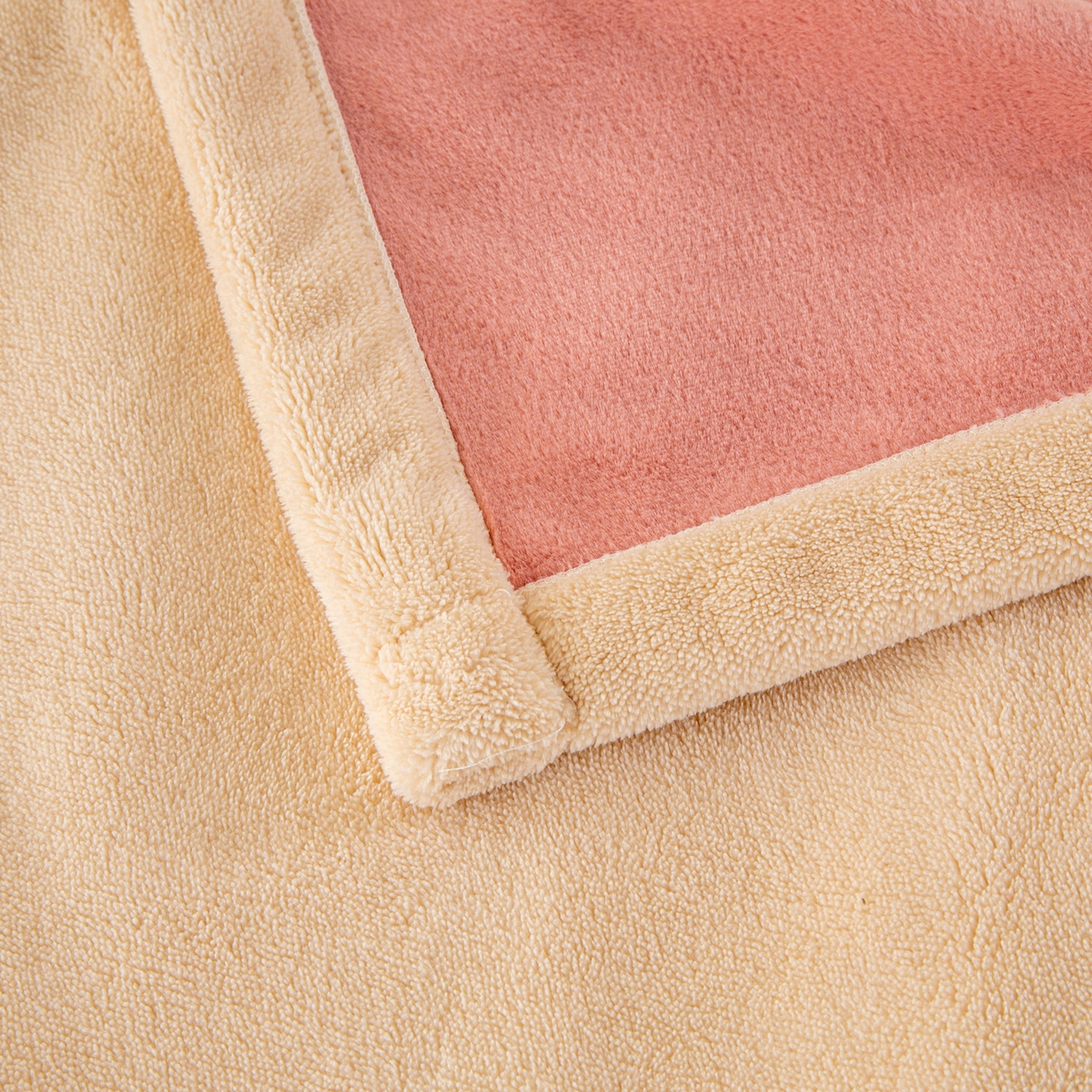 91家纺网 家纺一手货源 找家纺 （总）莱凯家纺 2025新款玉兔绒毛毯系列