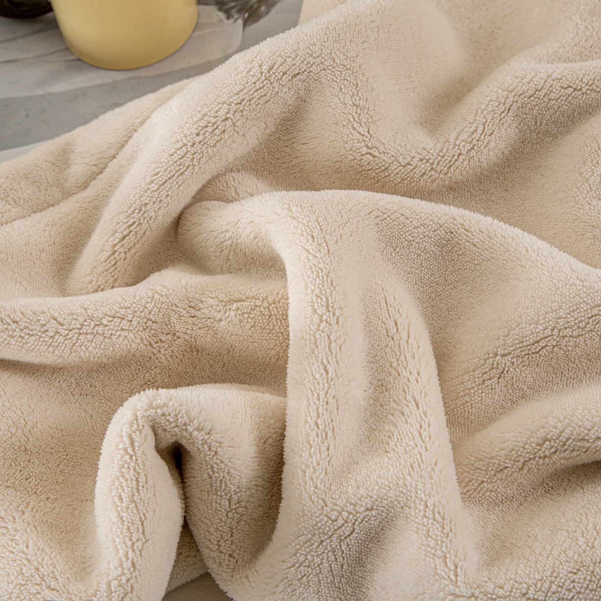 91家纺网 家纺一手货源 找家纺 莱凯家纺 2025新款泰迪绒毛毯系列 泰迪绒-咖色