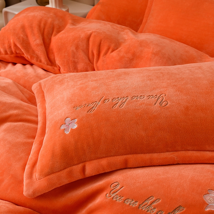 91家纺网 家纺一手货源 找家纺 绣女坊 2025新款高克重牛奶绒刺绣四件套 郁金香-爱玛橙