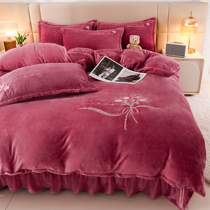 91家纺网 家纺一手货源 找家纺 绣女坊 2025新款高克重牛奶绒刺绣四件套 郁金香-豆沙