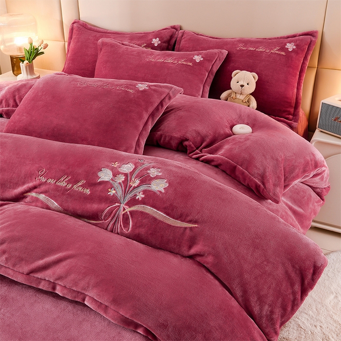 91家纺网 家纺一手货源 找家纺 绣女坊 2025新款高克重牛奶绒刺绣四件套 郁金香-豆沙