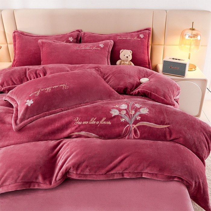 91家纺网 家纺一手货源 找家纺 绣女坊 2025新款高克重牛奶绒刺绣四件套 郁金香-豆沙