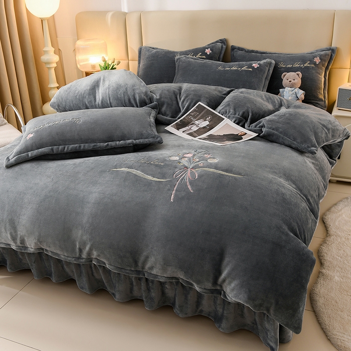 91家纺网 家纺一手货源 找家纺 绣女坊 2025新款高克重牛奶绒刺绣四件套 郁金香-灰