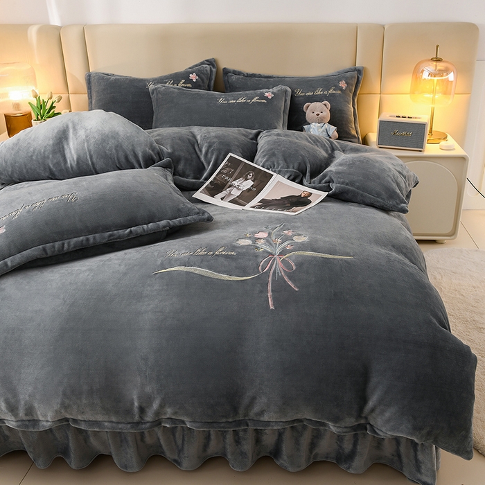 91家纺网 家纺一手货源 找家纺 绣女坊 2025新款高克重牛奶绒刺绣四件套 郁金香-灰