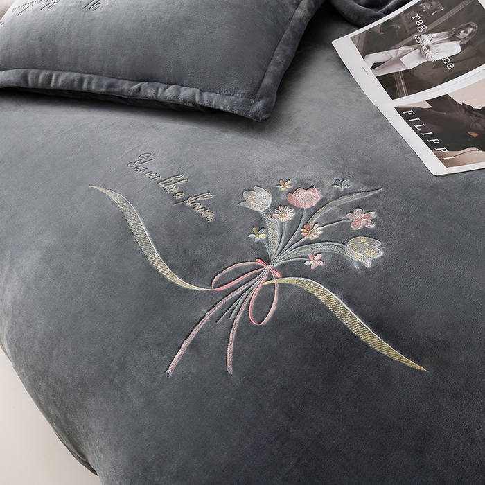 91家纺网 家纺一手货源 找家纺 绣女坊 2025新款高克重牛奶绒刺绣四件套 郁金香-灰